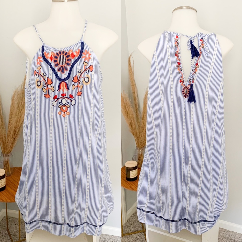 Embroidered Top Shift Dress Size M